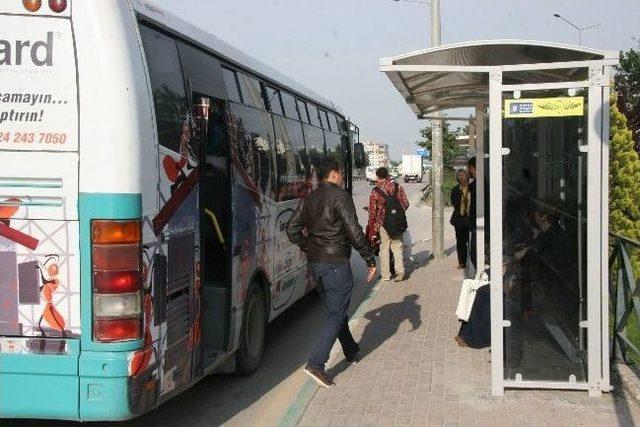 İki Gencin Öldüğü Durak Aynı Yere Konuldu