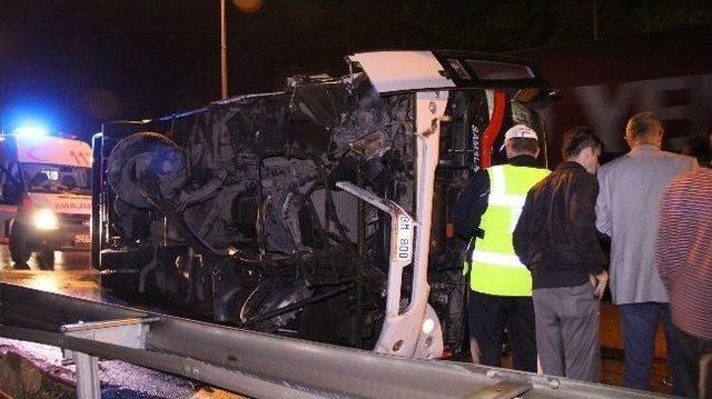 Samsun da Halk Otob&uuml;s&uuml; Devrildi: 1 Yaralı 1