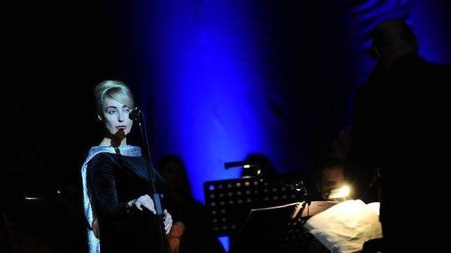 Zbıgnıew Preısner Ve Lısa Gerhard Müzikseverlerle Buluştu