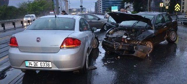 Sağanak Yağış, Kazaları Beraberinde Getirdi