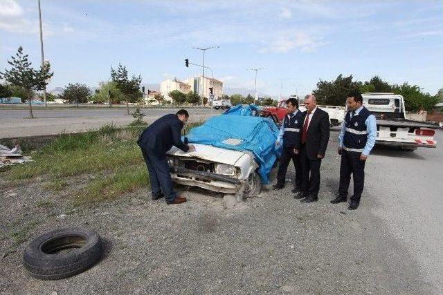 Mahalle Aralarındaki Hurda Ara&ccedil;lar Toplanıyor 2