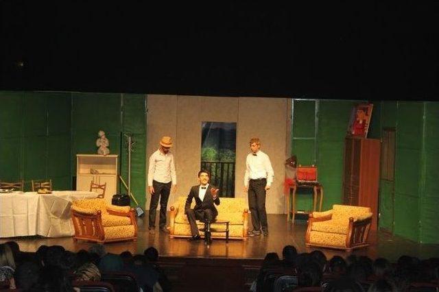 Demirpark Tiyatro Ve Sanat Kul&uuml;b&uuml;n&uuml;n Finali Ger&ccedil;ekleşti 1