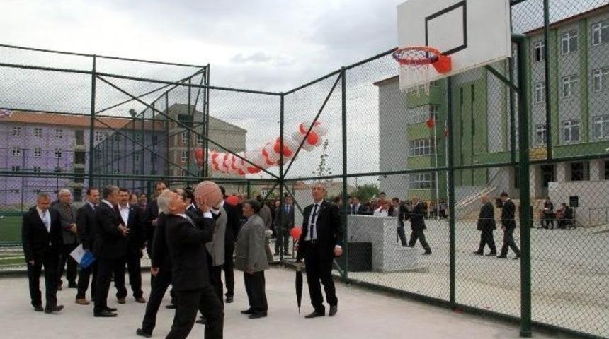 Spor Tesislerinin A&ccedil;ılışı Yapıldı