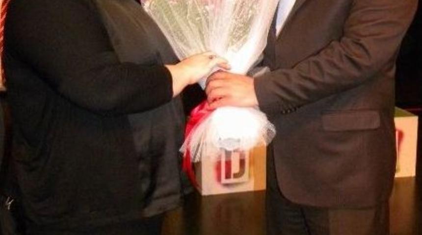 &ldquo;sınavdır Ge&ccedil;er&rdquo; Konferansına Yoğun İlgi