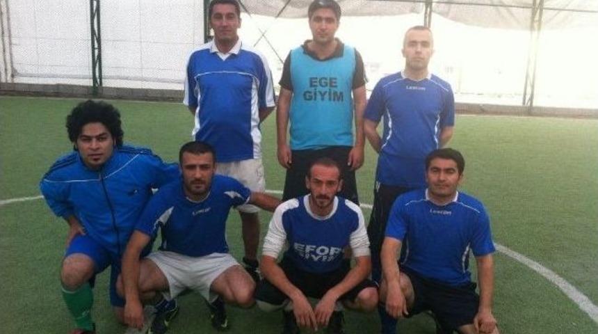 Hakkari&rsquo;de Kurumlar Arası Futbol Turnuvası
