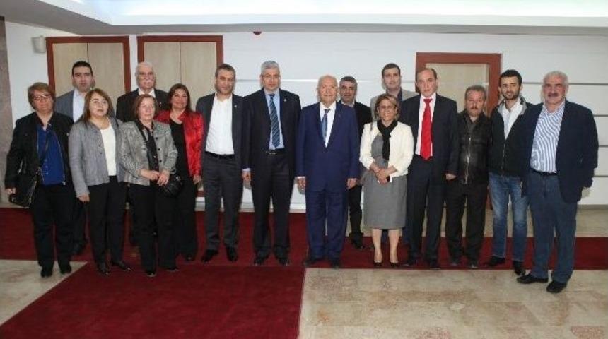 &Ccedil;ankaya İl&ccedil;e Teşkilatı'ndan Yaşar'a Tebrik