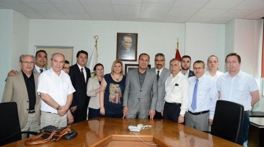 S&ouml;zl&uuml;, Balkan T&uuml;rkleri Yardımlaşma Derneği Y&ouml;netimini Kabul Etti