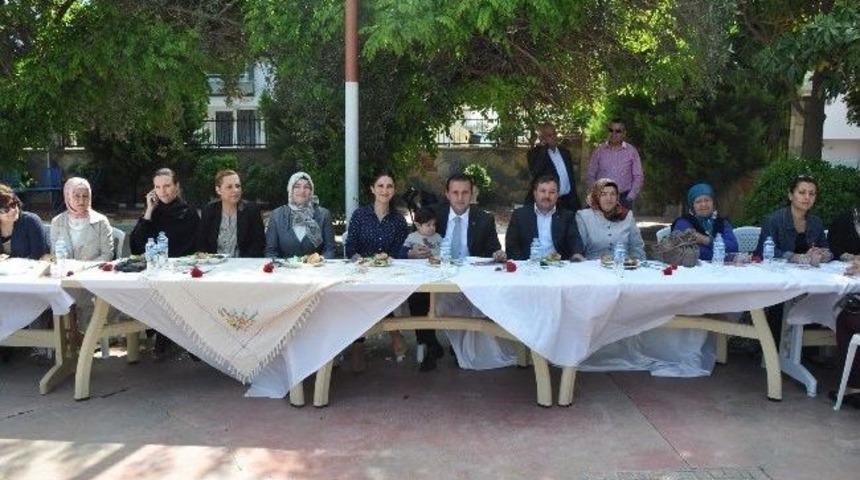 Menderes'te Anneler G&uuml;n&uuml; Etkinliği