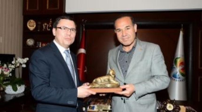 S&ouml;zl&uuml;: &ldquo;adana Ve Kazan Kardeş Şehir Olsun&rdquo;