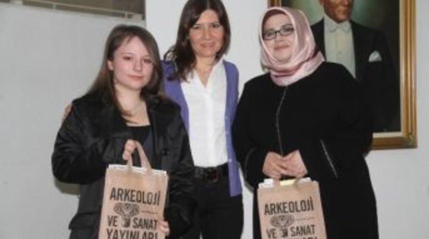 &Ouml;ğrenciler Tarihe Işık Tutuyor