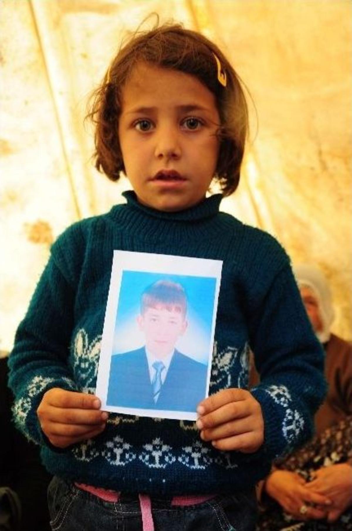Oğulları Ka&ccedil;ırılan Aile, Kaymakamlık &Ouml;n&uuml;nde &Ccedil;adır Kurdu