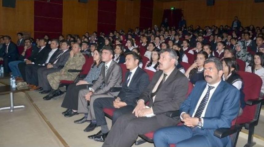 Y&uuml;ksekova&rsquo;da Tablet Bilgisayar Dağıtıldı