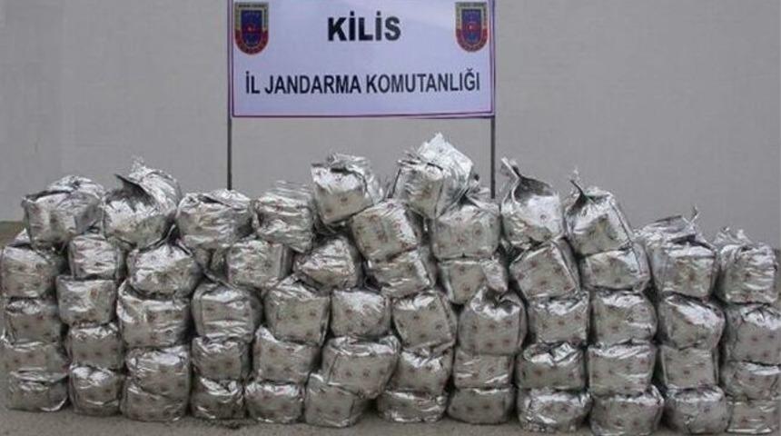 G&uuml;mr&uuml;k Ka&ccedil;ağı &Ccedil;ay Ve Sigara Ele Ge&ccedil;irildi