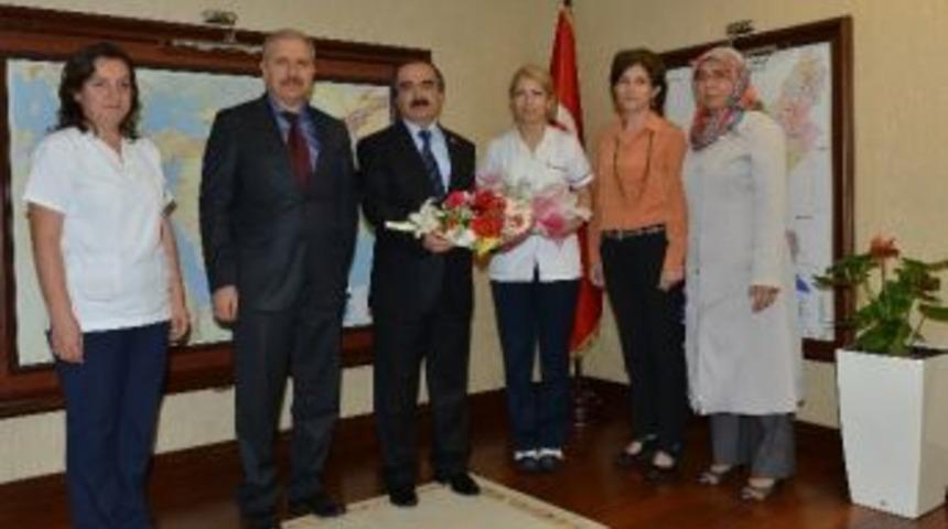 Vali Coş: &ldquo;sağlık &Ccedil;alışanlarımızın Da İnsan Oldukları Unutulmamalı&rdquo;