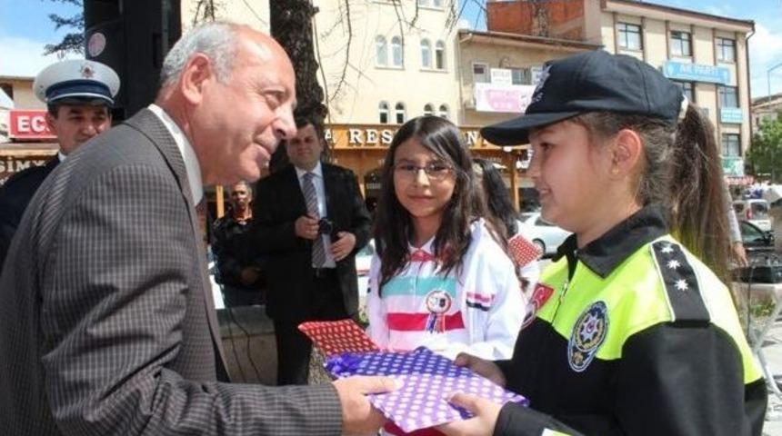 Avanos'ta Karayolu Trafik G&uuml;venliği Haftası Kutlandı