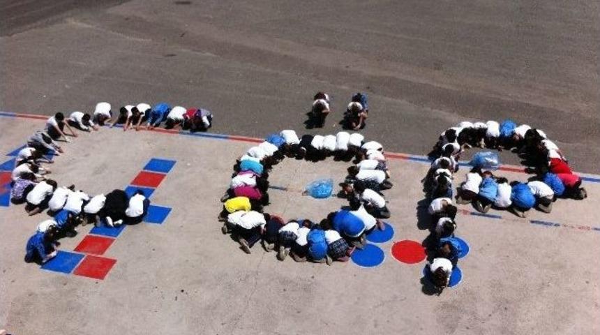 Beyaz Eller İş Başında