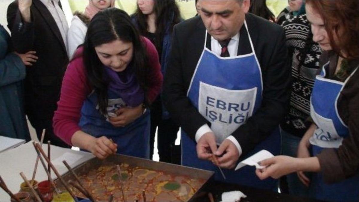 &ldquo;gediz&rsquo;de Lale Zamanı&rdquo; Resim Sergisi Ve Ebru Sanatı &Ccedil;alışmasına Yoğun İlgi