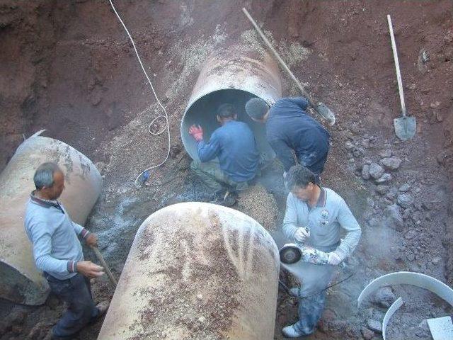 Heyelan Sonucu Patlayan Boru Arızası İki Günde Giderildi