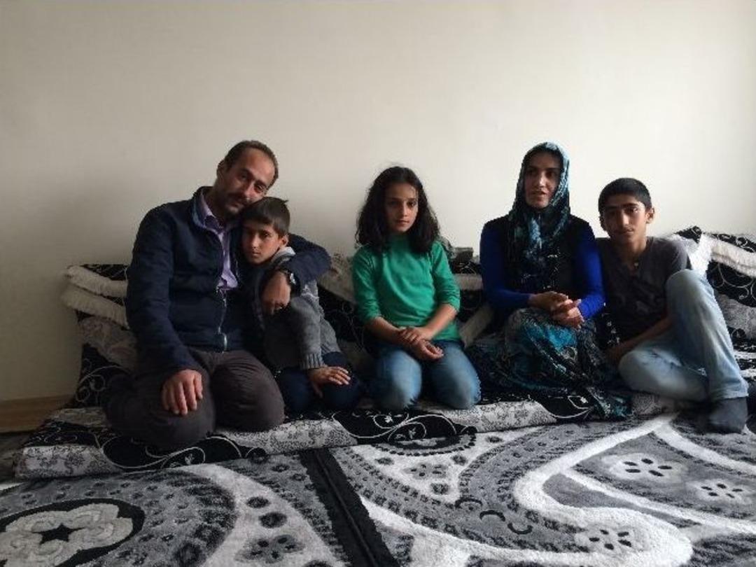 Van'da D&uuml;n Kaybolan Emre, 24 Saat Sonra Evinde