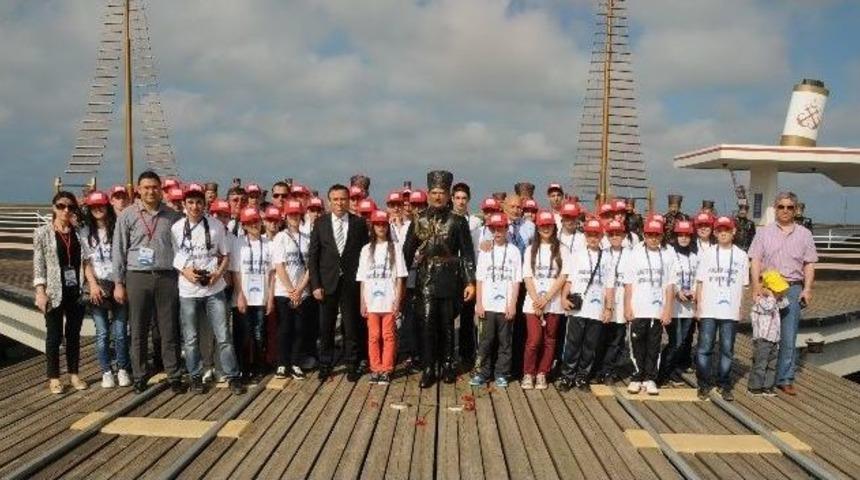 Samsun'un &Ccedil;ocukları Atat&uuml;rk'&uuml;n Yolunda