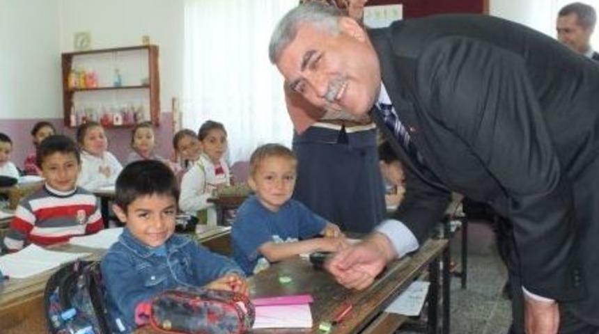 Şeker, &Ouml;ğrencilerle Buluştu