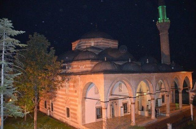 Tosya’da 400 Yıllık Cami İbadete Açıldı