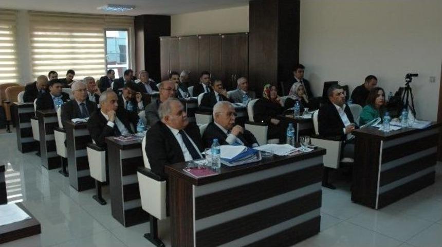 Giresun Belediye Meclisinde &Uuml;st Ge&ccedil;it Tartışması