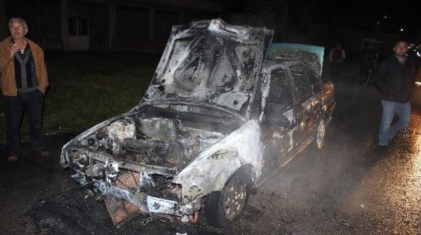 Yanan Otomobil Hurdaya D&ouml;nd&uuml;