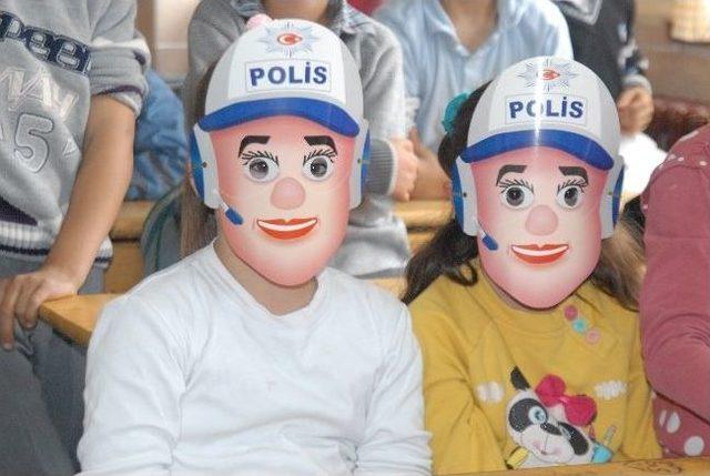 Emniyet &Ouml;ğrencileri Bilin&ccedil;lendiriyor 2