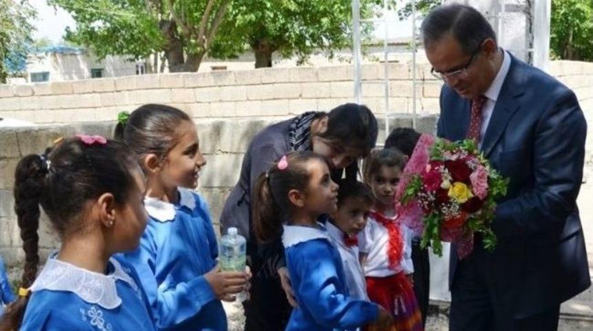 Vali S&uuml;leyman Tapsız K&ouml;y Okullarını Ziyaret Etti