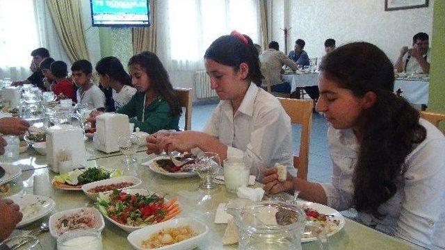 Yaşam Boyu Eğitim Derneği nden Anlamlı Destek 2