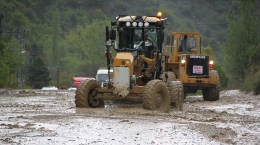 Kastamonu - Tosya Karayolu&rsquo;nda Heyelan Meydana Geldi