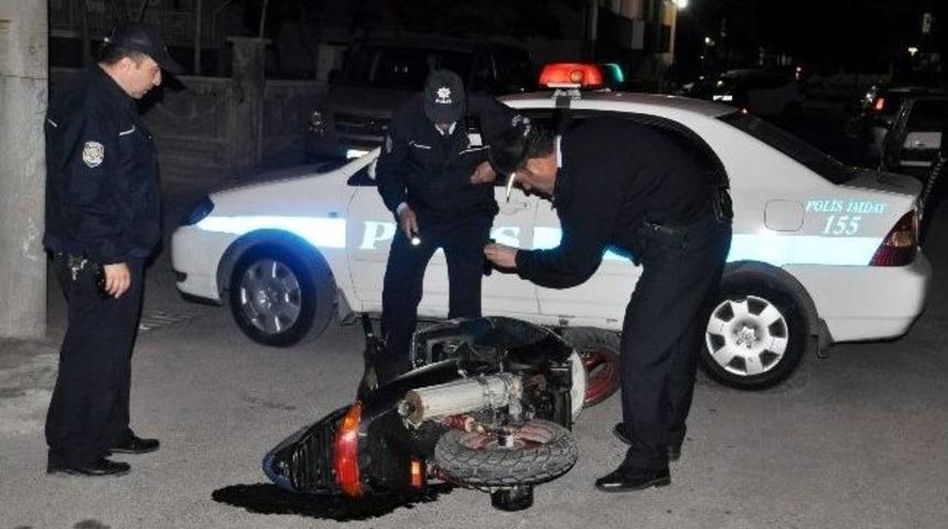 Yakalanacağını Anlayınca Motosikleti Atıp Ka&ccedil;tı