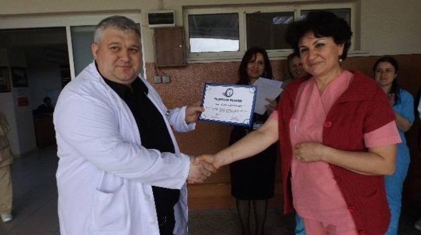 Muratlı&rsquo;da Yılın Hemşiresi 'yapak&ccedil;ı' Se&ccedil;ildi