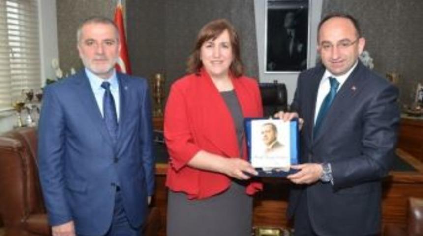 Milletvekili G&ouml;n&uuml;l&rsquo;den &Uuml;z&uuml;lmez&rsquo;e Ziyaret