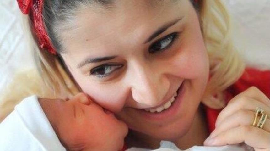 Patron "anne" Olunca T&uuml;m Annelere Hediye Verildi