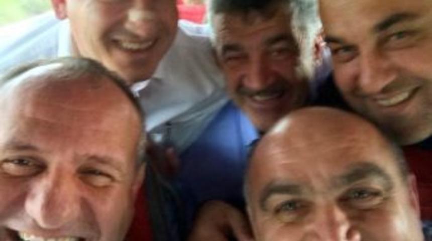 D&uuml;zce Belediye Başkanlardan Selfie