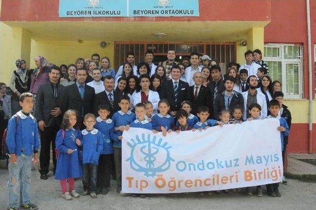 Omü Öğrencilerinden Sağlık Taraması