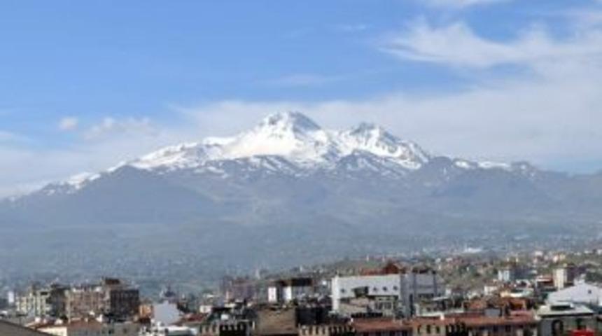 Erciyes'e Mayıs Karı