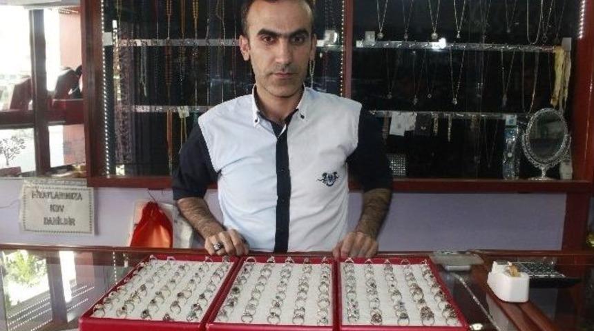 Anneler G&uuml;n&uuml; Esnafın Umudu Oldu