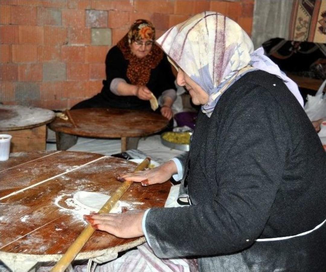 (&ouml;zel Haber) Cami Yapımına Kadın Eli Değdi