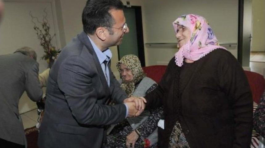 Vali Aksoy: &ldquo;annelik, D&uuml;nyadaki En Y&uuml;ce Duygulardan Biridir&rdquo;