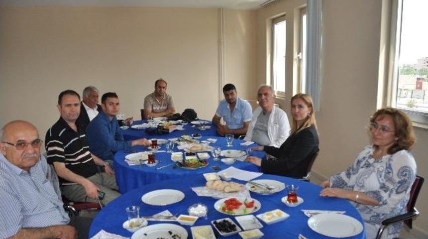 Sosyal G&uuml;venlik İl M&uuml;d&uuml;r&uuml; Dursun Basın Mensupları İle Kahvaltıda Buluştu