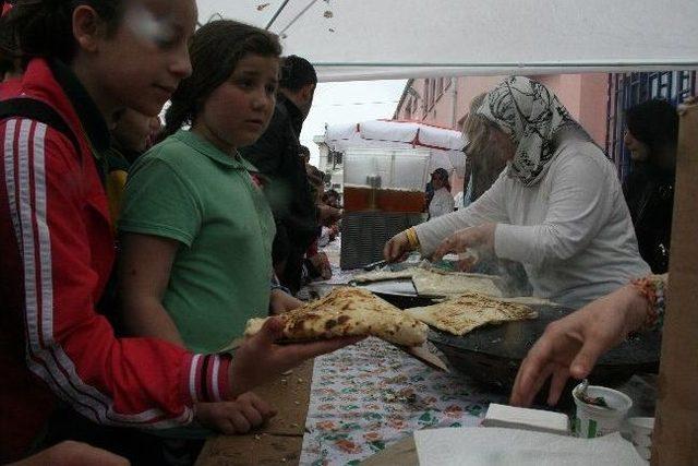 Uzunmustafa İlköğretim Okulundan Kermes