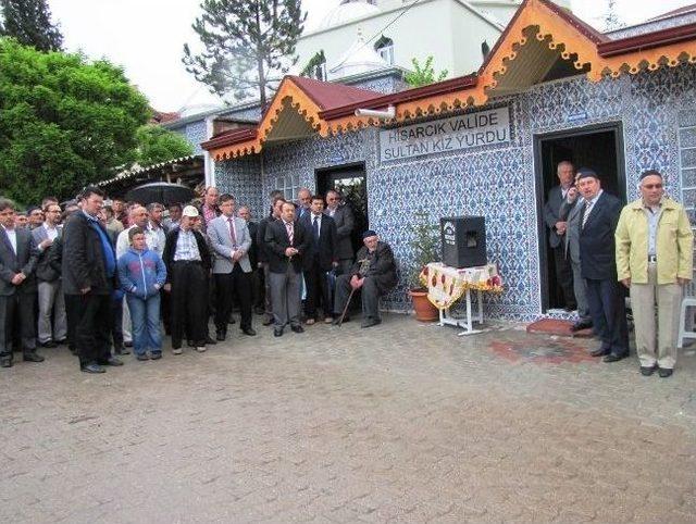 Hisarcık&rsquo;ta 27 Kişilik Umre Kafilesi Dualarla Uğurlandı 2