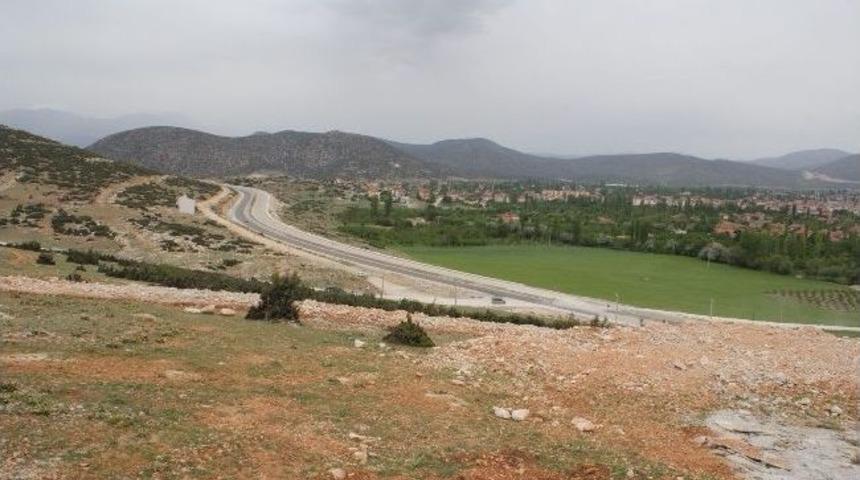 Karayolları 13. B&ouml;lge M&uuml;d&uuml;r&uuml; Altıok, Kampus Yolunda İncelemelerde Bulundu