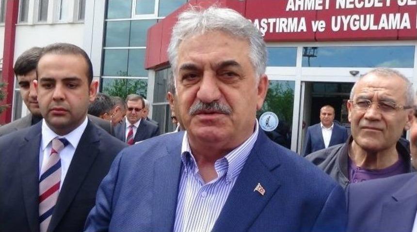 Kalp Krizi Ge&ccedil;iren Bakan Yardımcısı Ankara'ya Sevk Edilecek