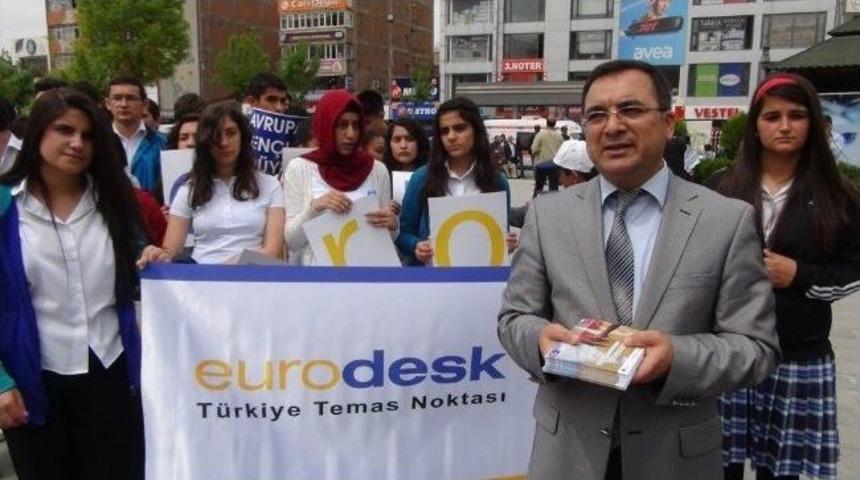 Vanlı Gen&ccedil;ler Ab Yolunda