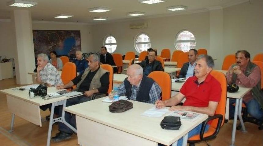 Başkan Atabay, Seyyar Esnaf İle Kaldırım İşgallerini Konuştu