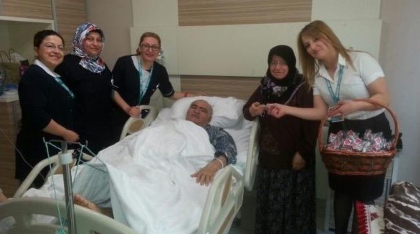 D&uuml;nyam Hastanesi, 'anneler G&uuml;n&uuml;'n&uuml; Pastalarla Ve &Ccedil;i&ccedil;eklerle Kutladı